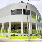 Capital O 92804 La Tansa Syariah Hotel